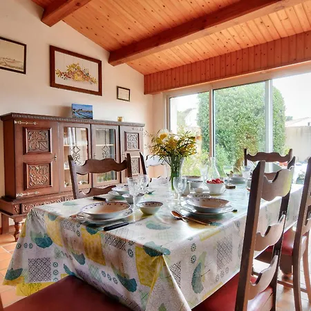Maison Avec Jardin A 400m De La Des Sableaux Holiday home