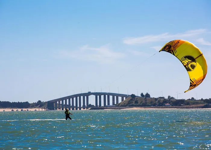 Maison Avec Jardin A 400m De La Des Sableaux 度假居 *