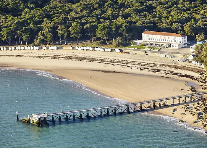 Maison Avec Jardin A 400m De La Des Sableaux 诺亚芒提亚