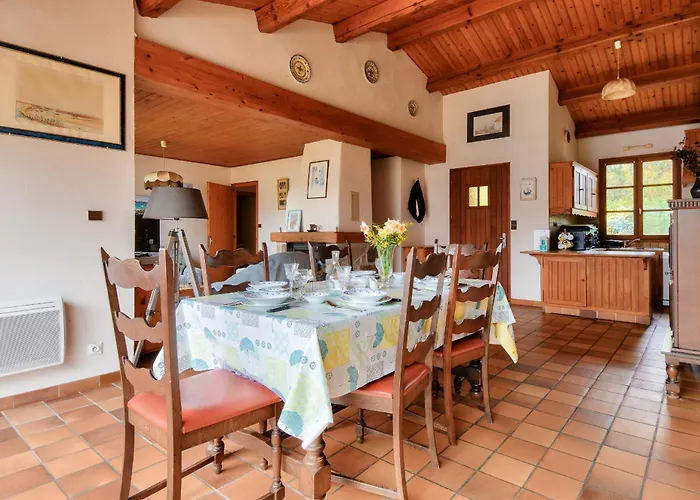 Maison Avec Jardin A 400m De La Des Sableaux